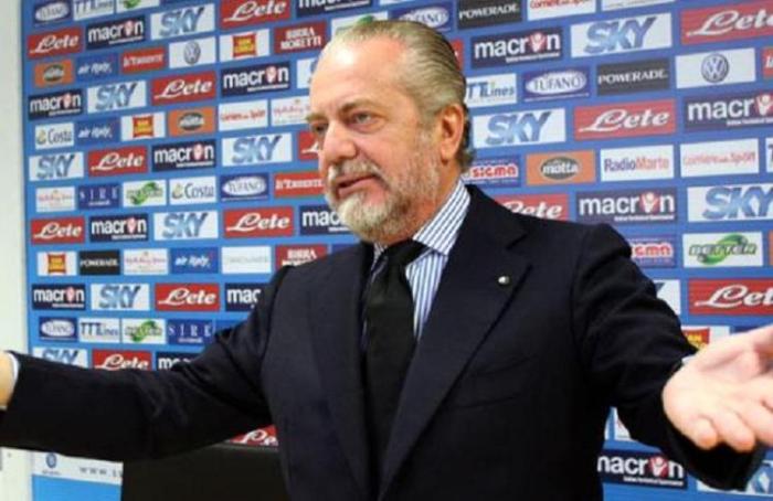 Napoli, «Ha da passa `a nuttata»